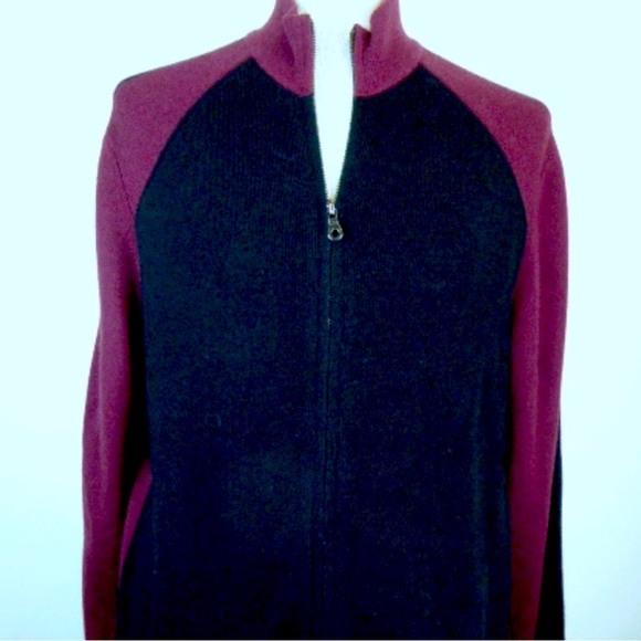 Beautiful METROPOLITAN VIEW for BLOOMINGDALES
100% CASHMERE SWEATER - Picture 4 of 6